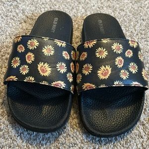 ON Sunflower Slides Youth